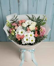 Букет цветов из:  Розы, Лизиантусы и Хризантемы в Новый Свет