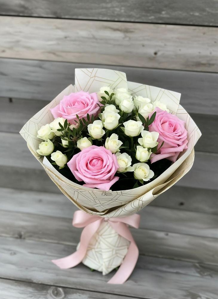 Букет цветов из: Розы в Новый Свет