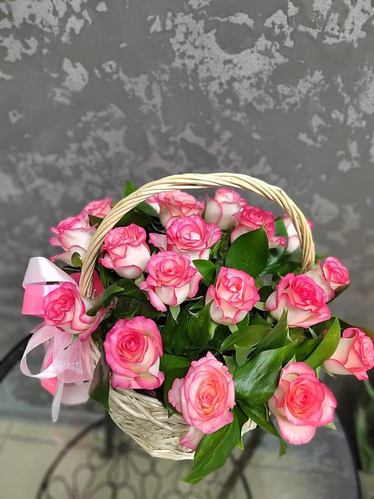 Цветочная композиция из Розы в корзине в Новый Свет