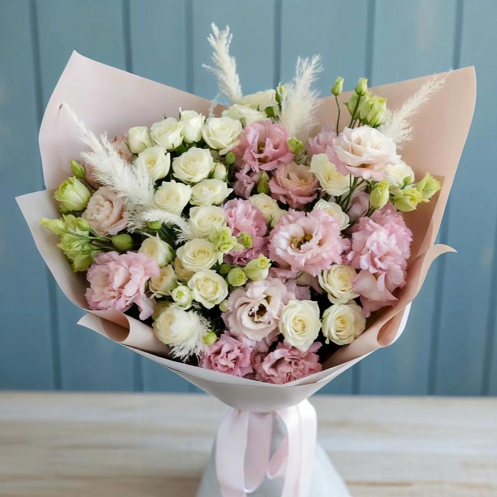 Букет цветов из: Альстромерии и Розы в Новый Свет