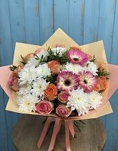 Букет цветов из:  Розы, Герберы и Хризантемы в Новый Свет