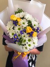 Букет цветов из:  Ирисы, Хризантемы и Розы #REPLACE_PRED# Новый Свет