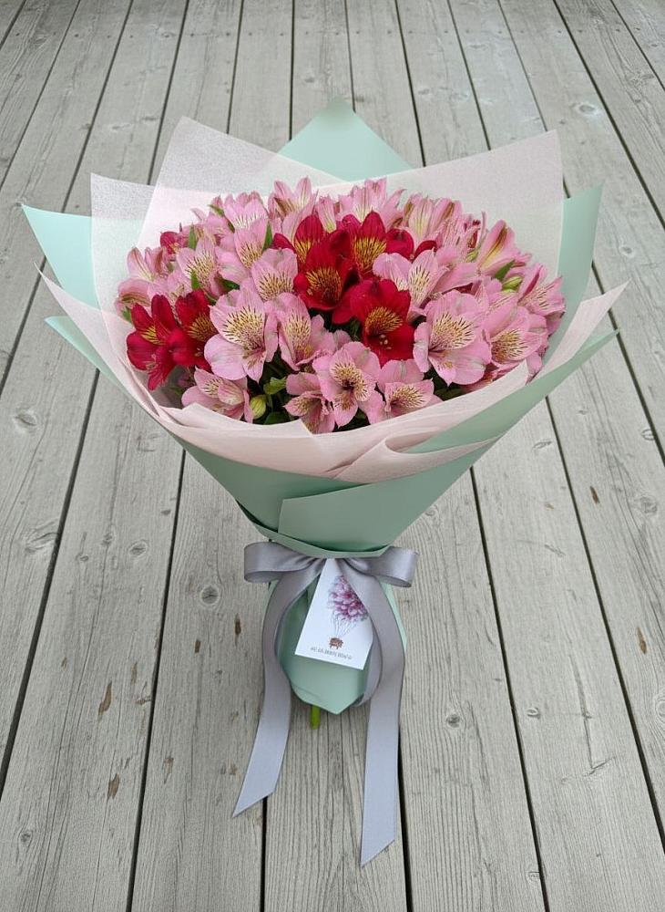 Букет цветов из: Альстромерии в Новый Свет