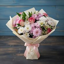 Букет цветов из:  Хризантемы, Альстромерии и Розы в Новый Свет