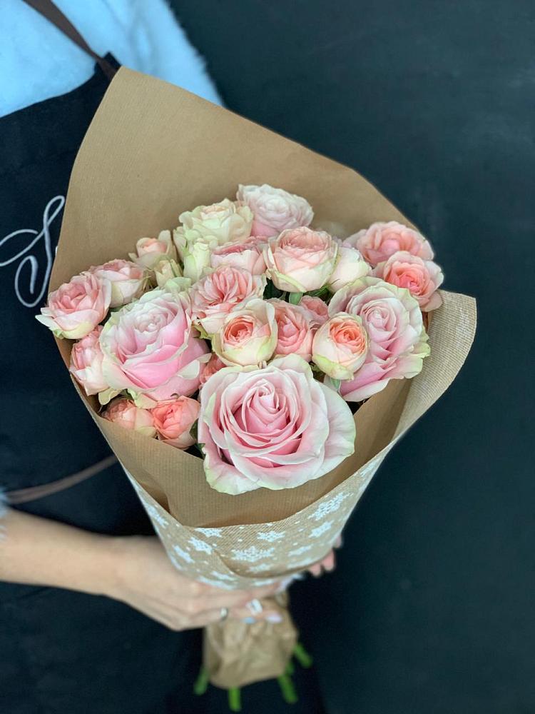 Букет цветов из: Хризантемы и Розы в Новый Свет