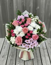 Букет цветов из:  Альстромерии, Гвоздики, Розы и Хризантемы в Новый Свет