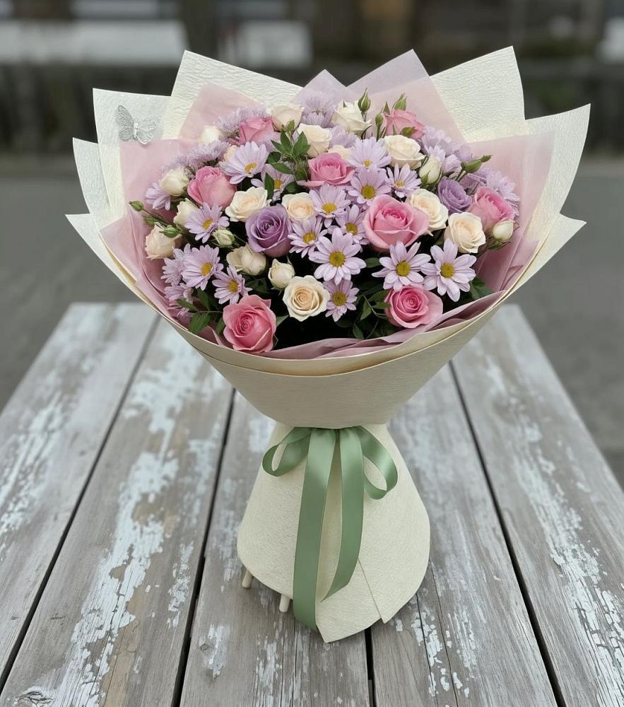 Букет цветов из: Розы и Хризантемы в Новый Свет